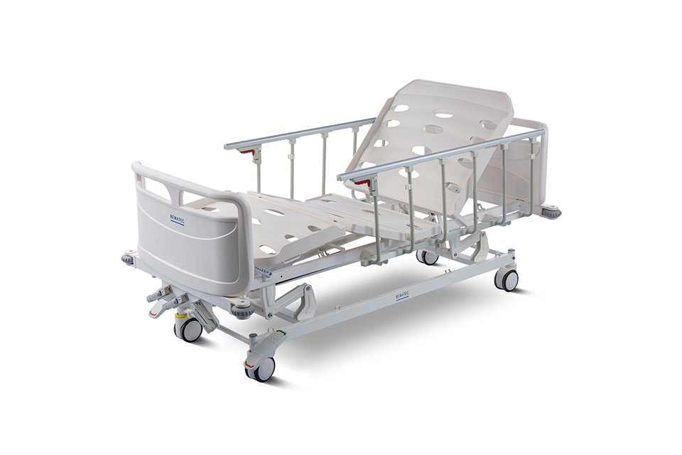 Three-function manual bed with HDPE siderails ( Iaso Series) (1)